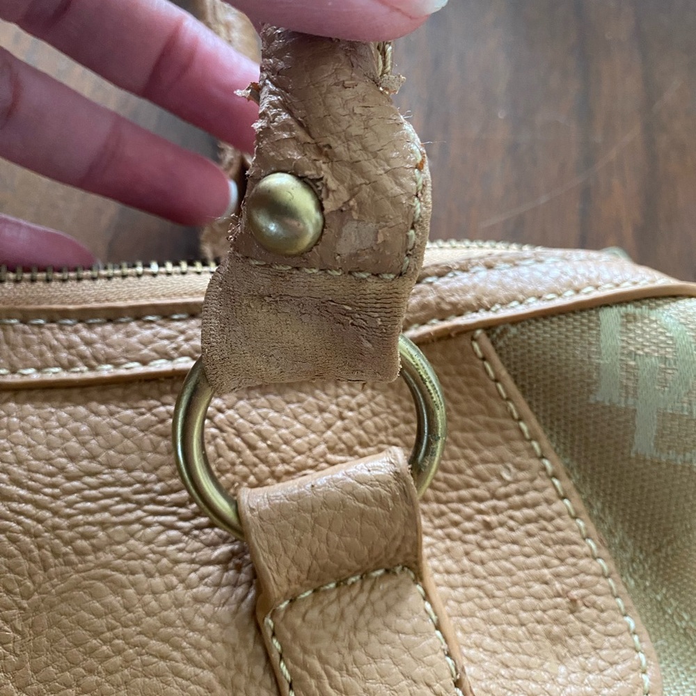 Dooney & Bourke Y2K-ERA. handles are peeling along with other spots see photos. - Picture 16 of 16
